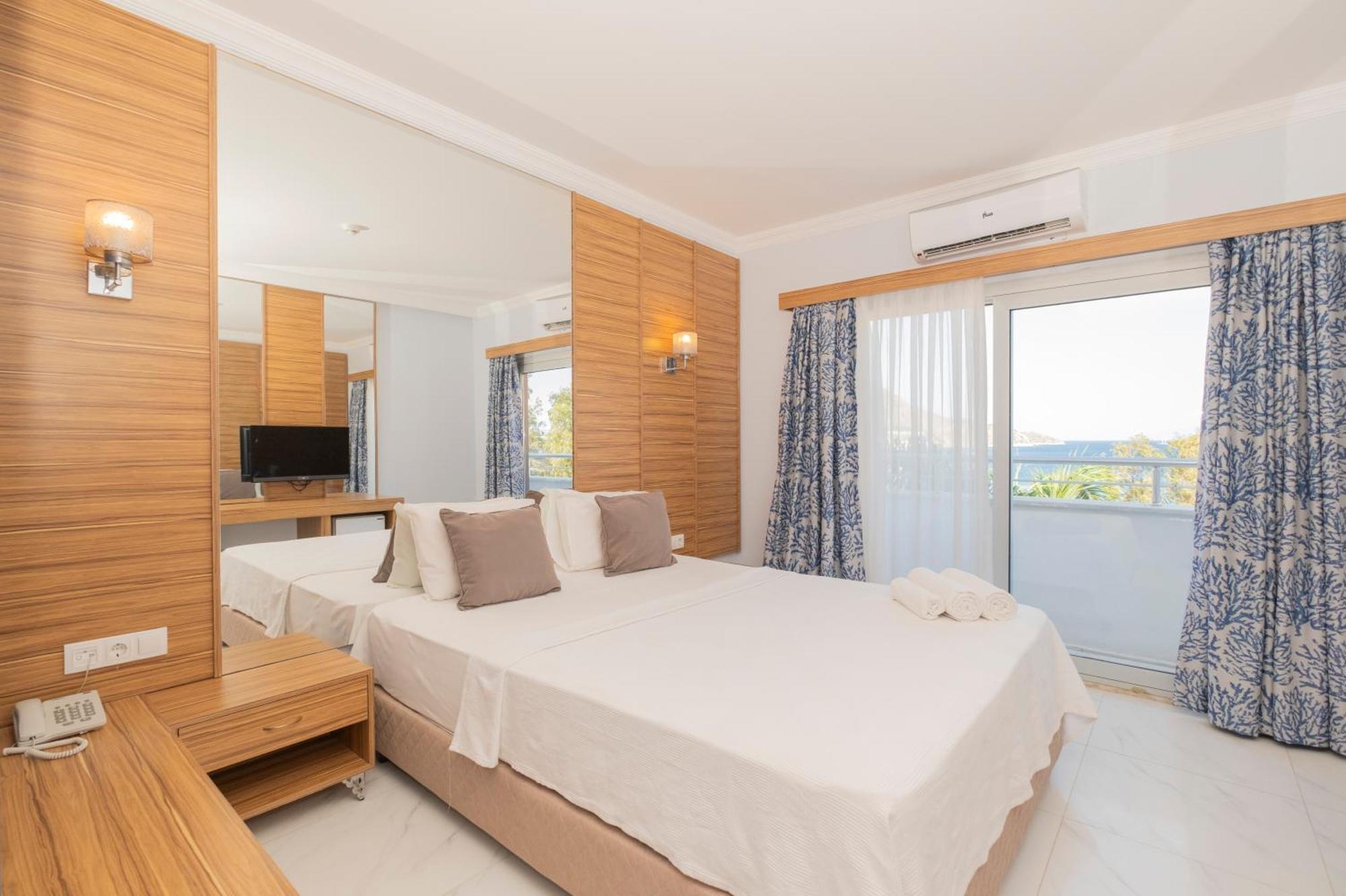 Ladonia Hotels Mio Bianco 阿克亚拉尔 外观 照片