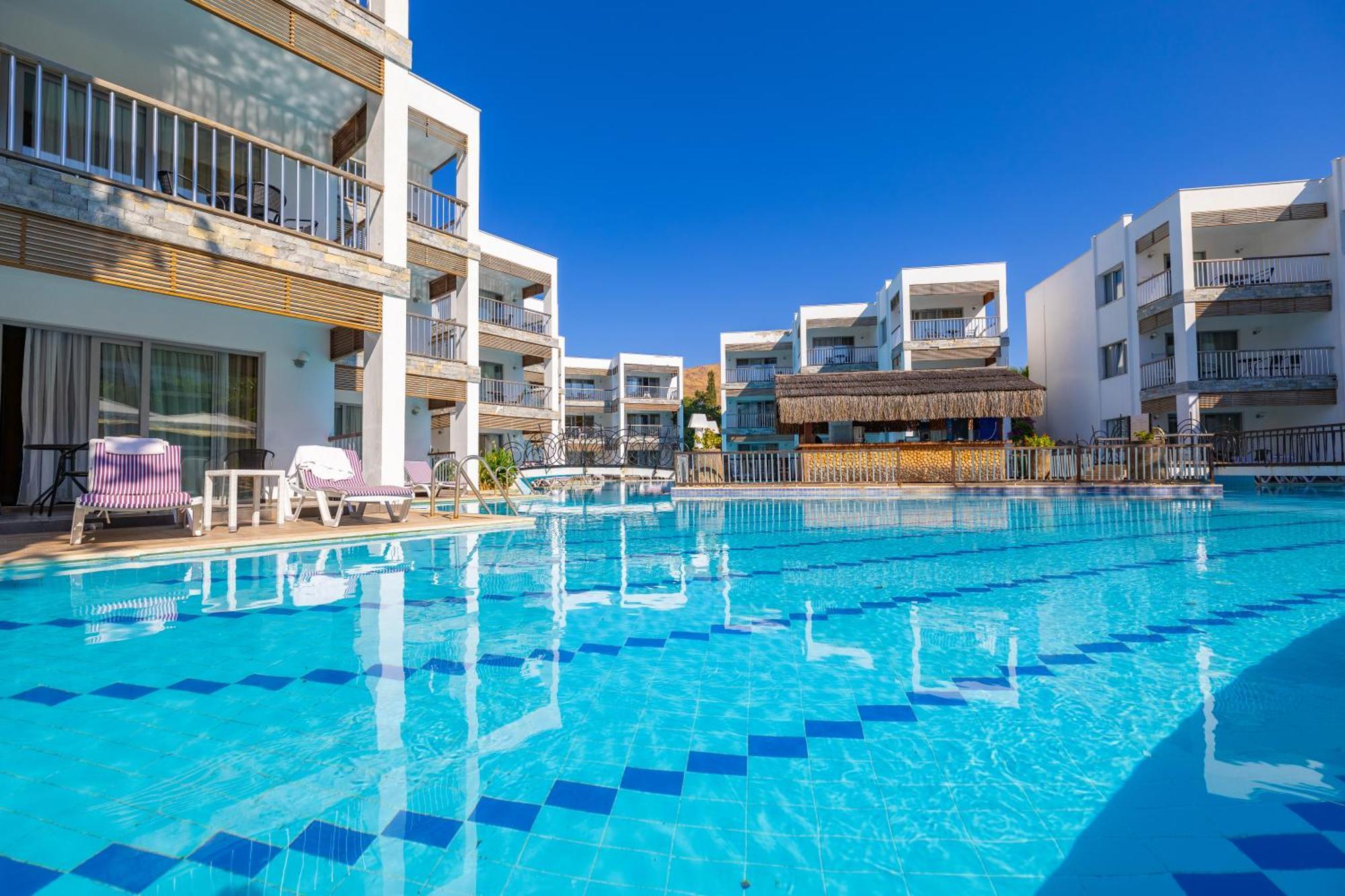 Ladonia Hotels Mio Bianco 阿克亚拉尔 外观 照片