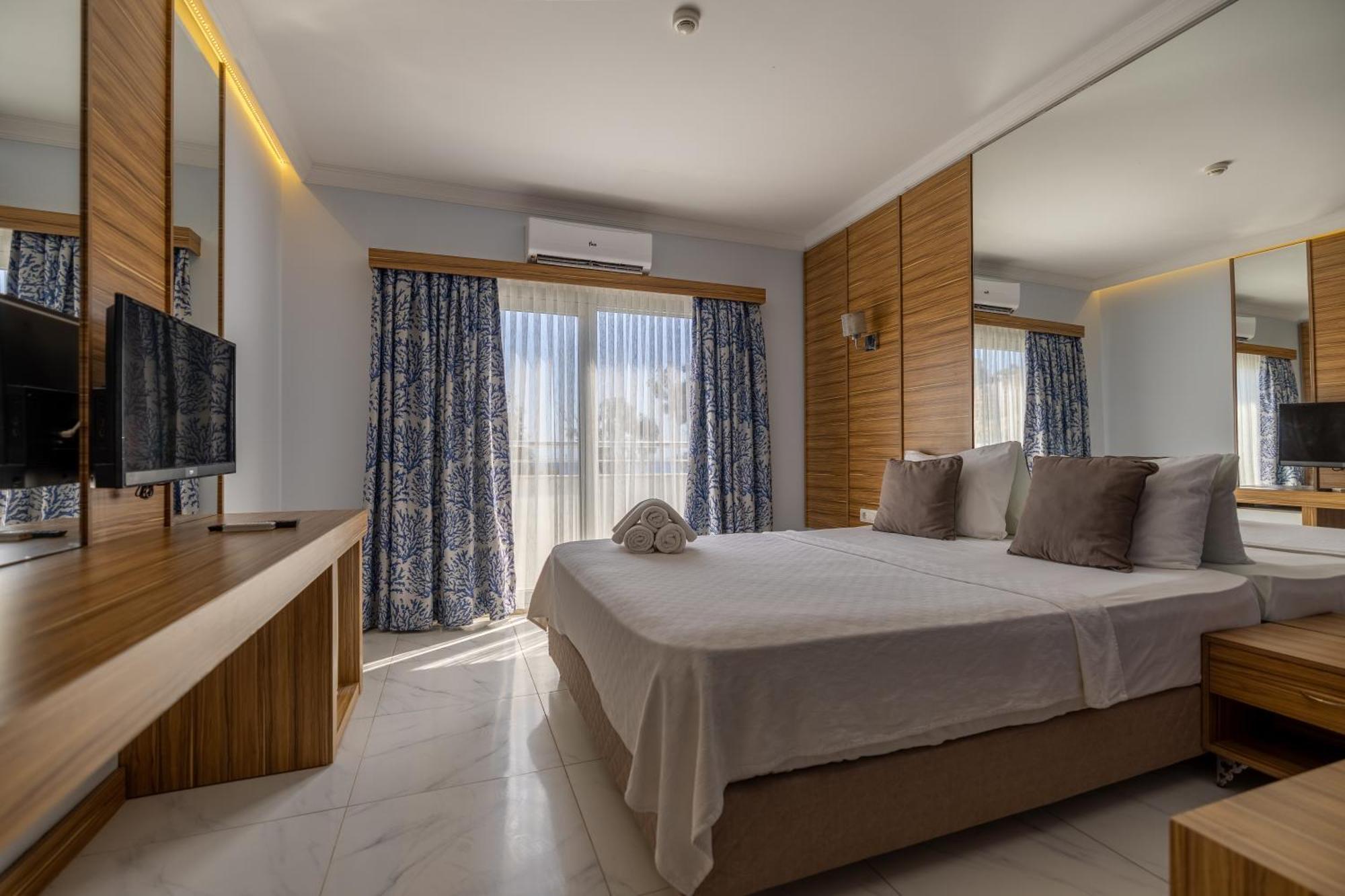 Ladonia Hotels Mio Bianco 阿克亚拉尔 外观 照片
